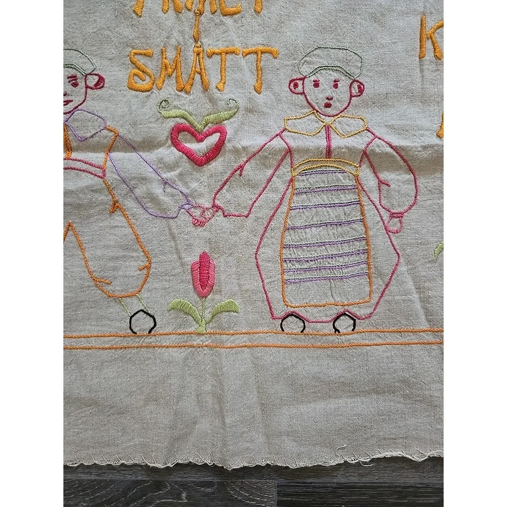VTG Swedish Embroidered Linen Needlework Children Hearts Frihet Sutt